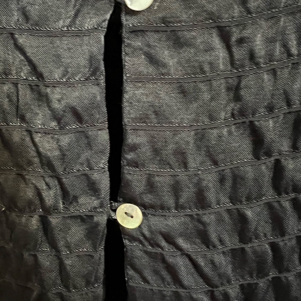 Zara satin textured effect Lapel collar shirt V-neck long sleeves. Front button - Picture 7 of 10